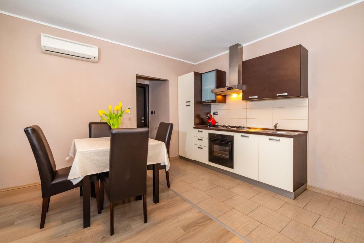 Apartment Adrian Biograd Na Moru Exterior photo