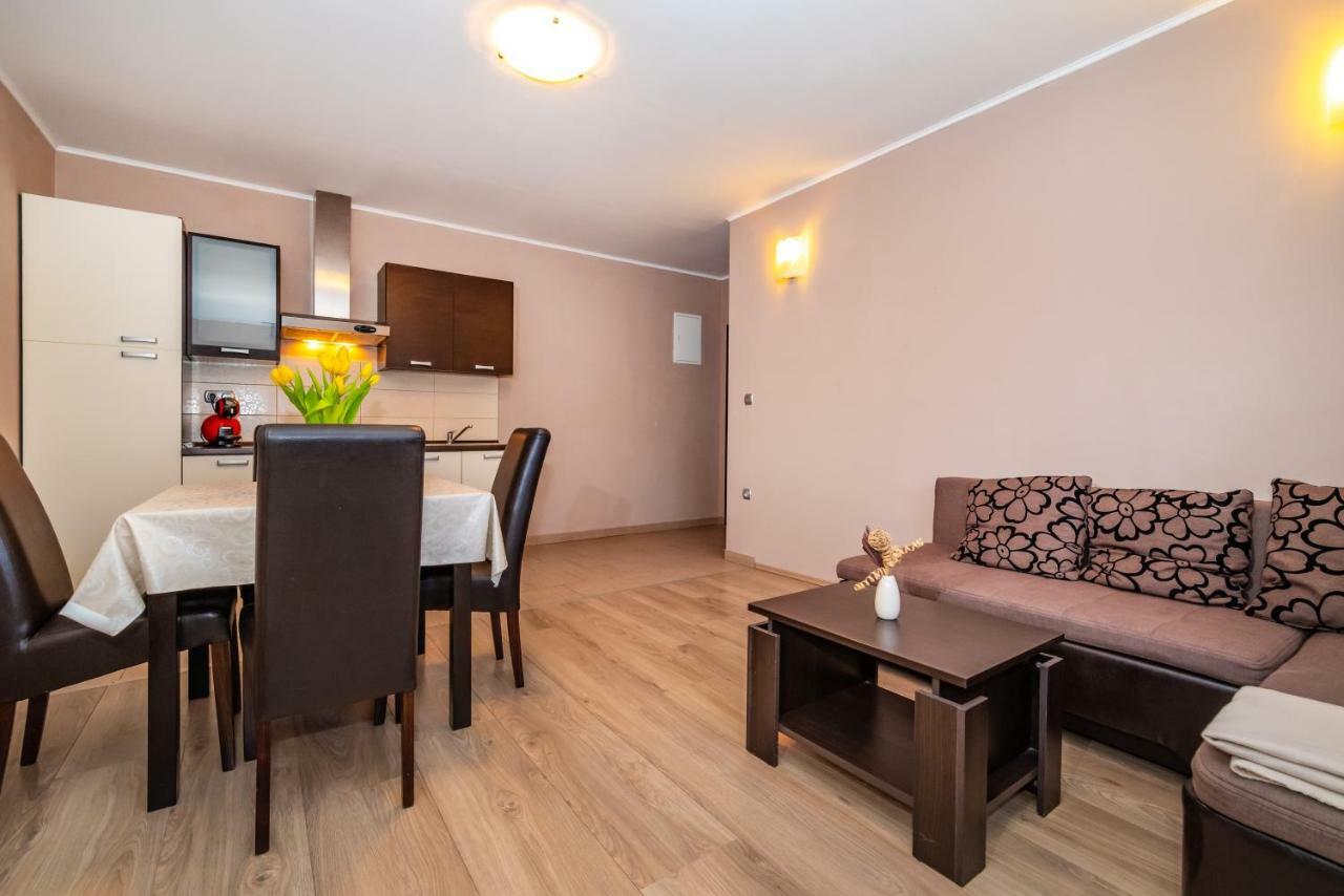 Apartment Adrian Biograd Na Moru Exterior photo