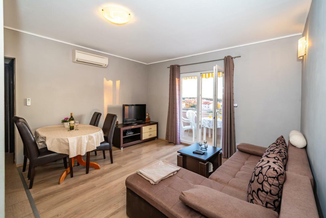 Apartment Adrian Biograd Na Moru Exterior photo