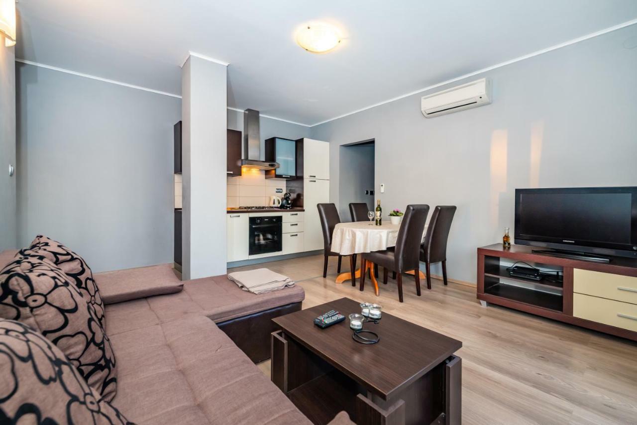 Apartment Adrian Biograd Na Moru Exterior photo