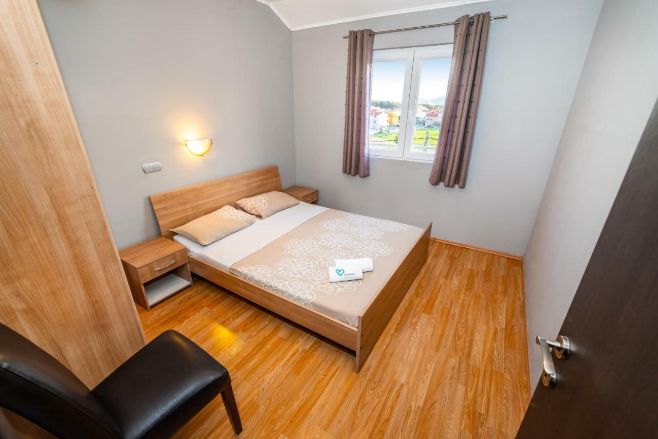 Apartment Adrian Biograd Na Moru Exterior photo